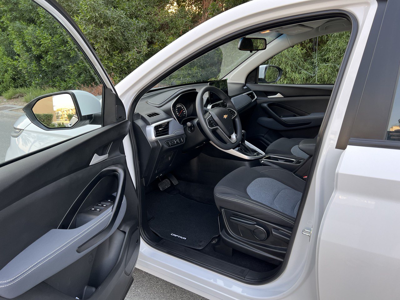 Detail Picture Chevrolet Captiva - Rent in Dubai