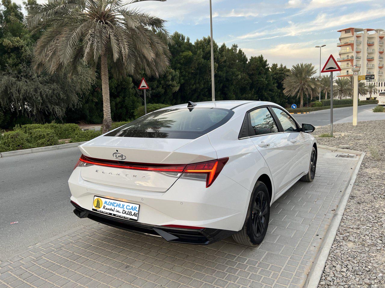 Detail Picture Hyundai Elantra - Rent in Dubai