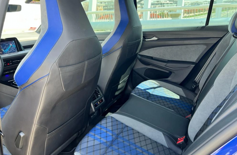 Detail Picture Volkswagen Golf R 2023-2024 - Rent in Dubai