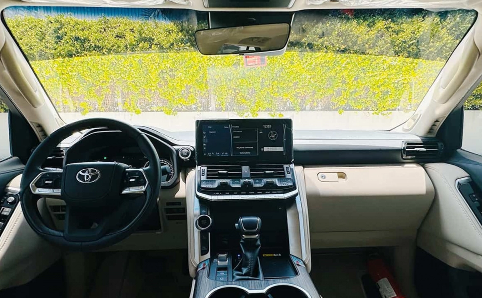 Detail Picture Toyota Land Cruiser VXR V8 2022 - Rent in Dubai