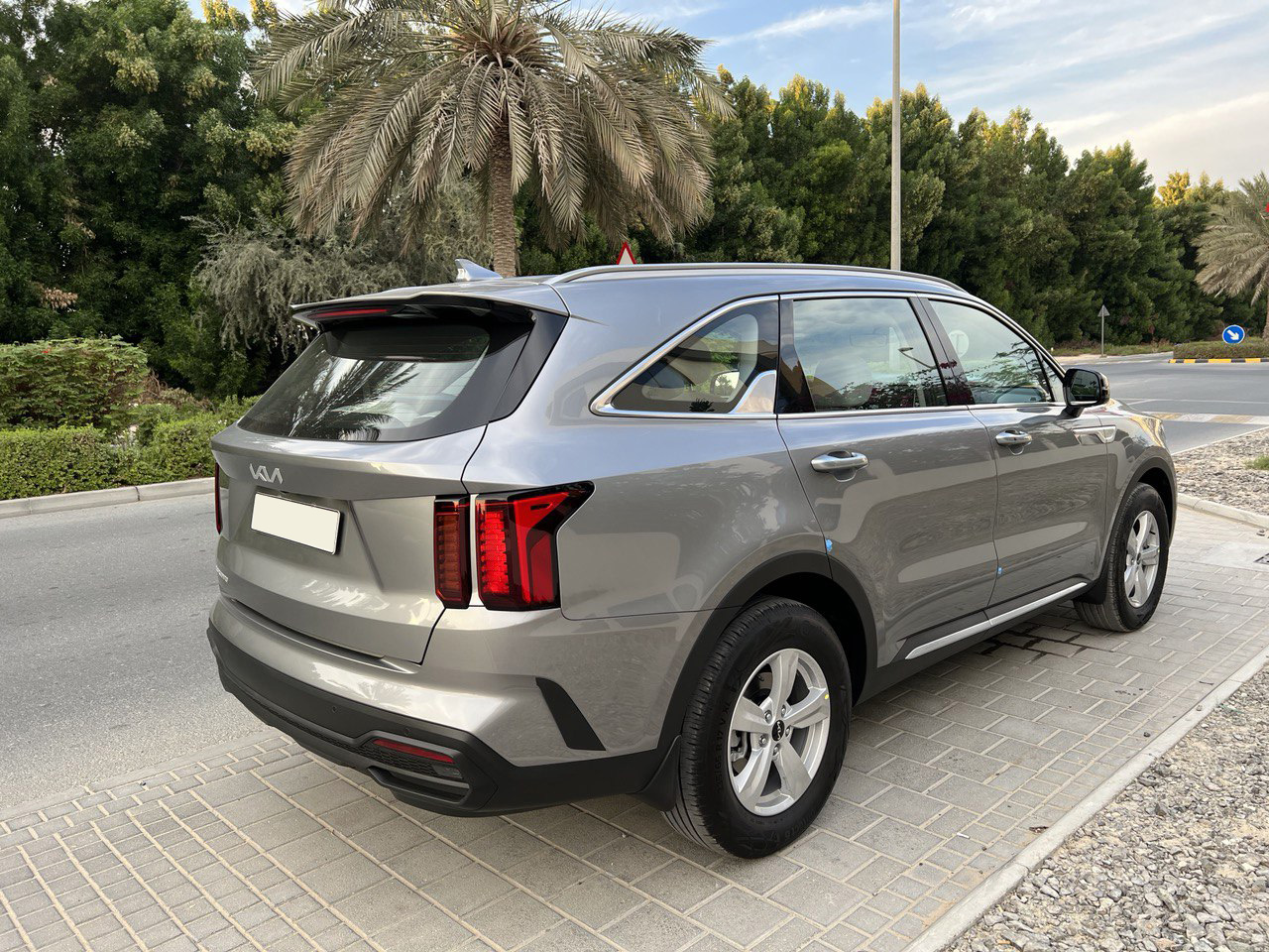 Detail Picture Kia Sorento - Rent in Dubai