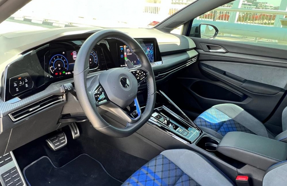 Detail Picture Volkswagen Golf R 2023-2024 - Rent in Dubai