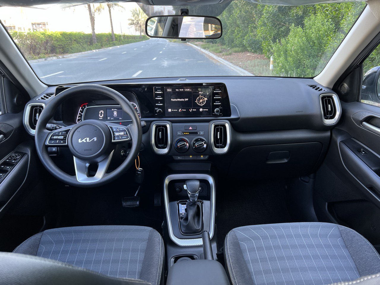 Detail Picture Kia Sonet - Rent in Dubai