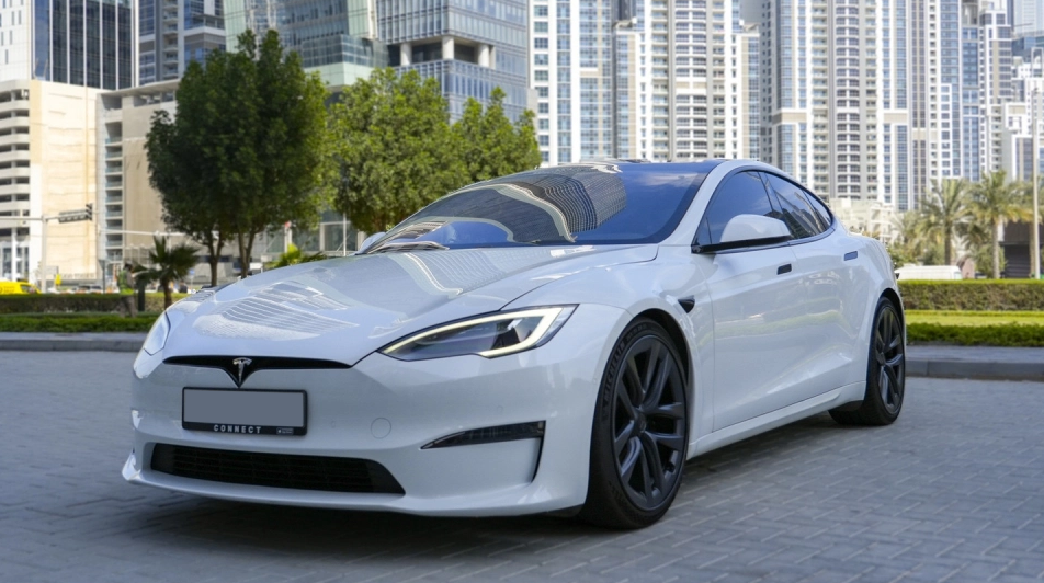 Detail Picture Tesla Model S Plaid 2021 - Rent in Dubai