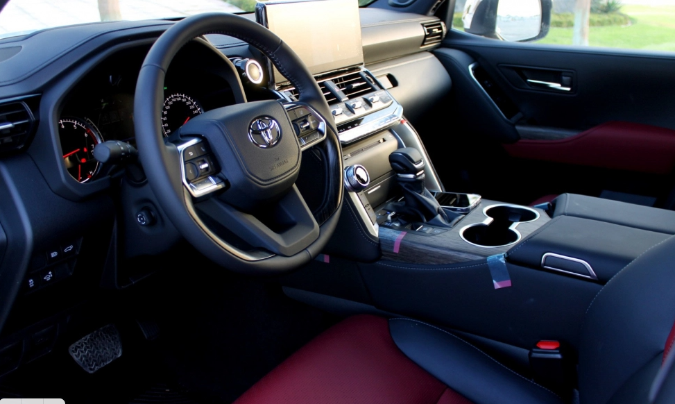 Detail Picture Toyota Land Cruiser VXR Twin Turbo 2023-2024 - Rent in Dubai