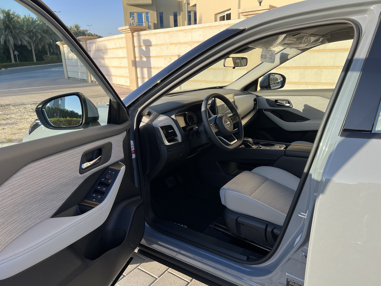 Detail Picture Nissan X-trail - Rent in Dubai
