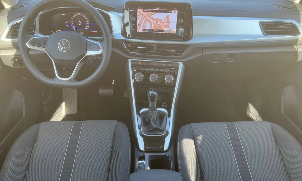 Detail Picture Volkswagen T-Roc 2023-2024 - Rent in Dubai