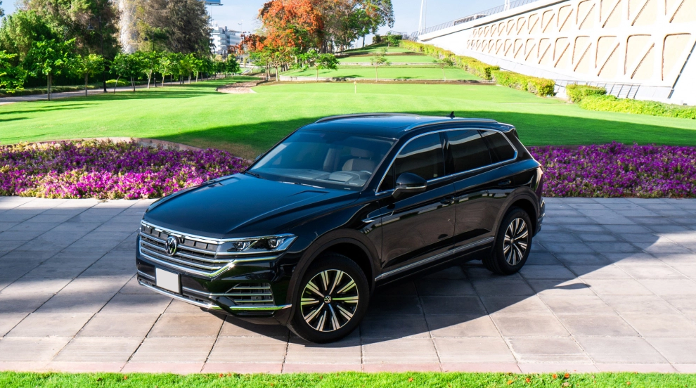 Detail Picture Volkswagen Touareg 2023-2024 - Rent in Dubai